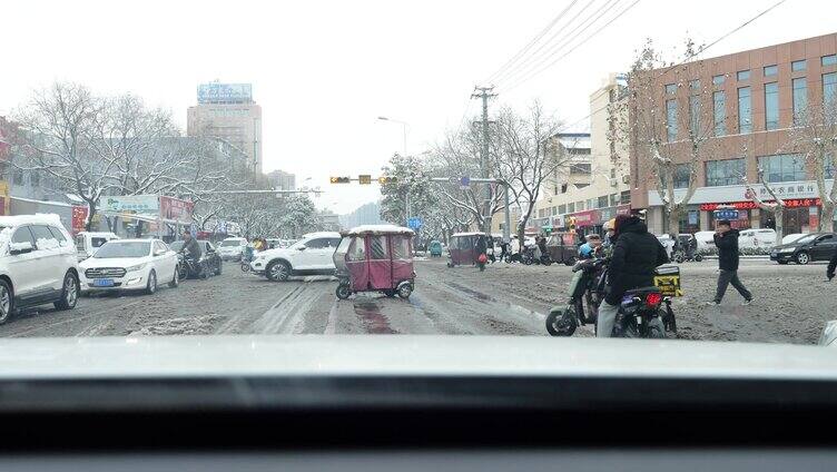 雪天行车 安全驾驶 降温 冬天下雪 温度