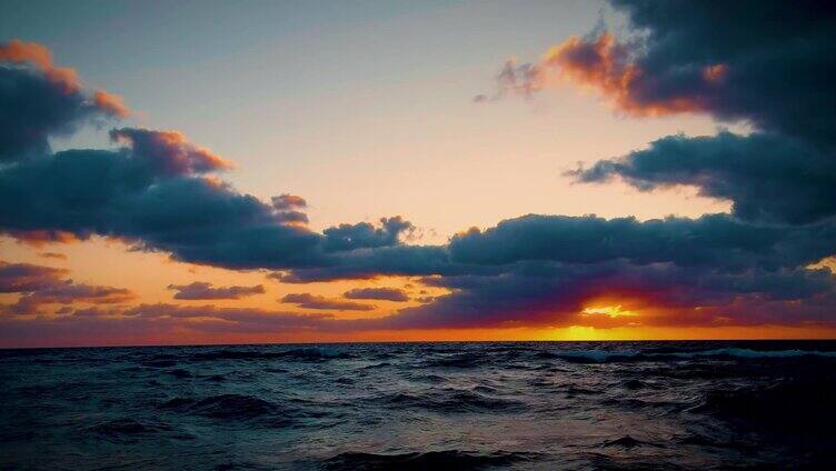 海上日出海浪翻滚太阳升起潮汐涨潮退潮大海