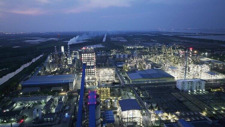 石油化工厂石化炼油厂夜景航拍