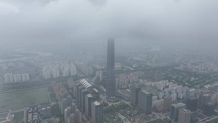 大雾的天津城市中心