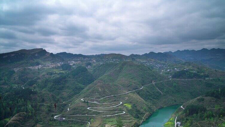 大河大山飘云