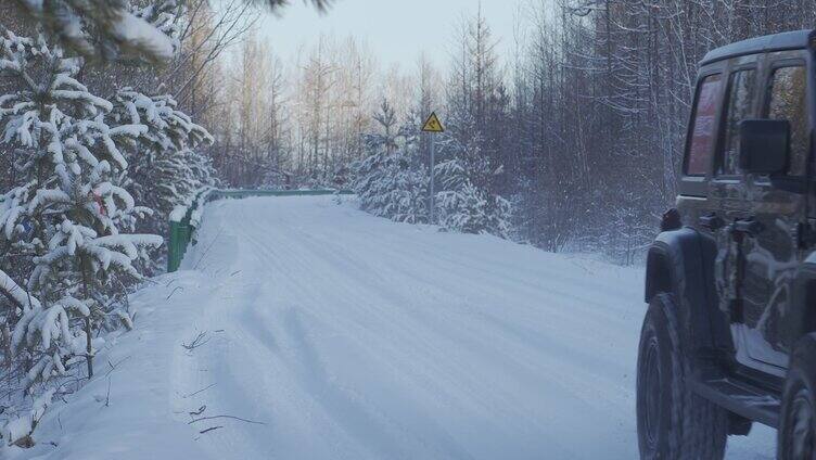 航拍雪景 车队跟拍