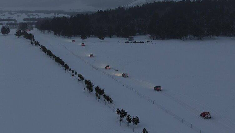 航拍雪景和车队