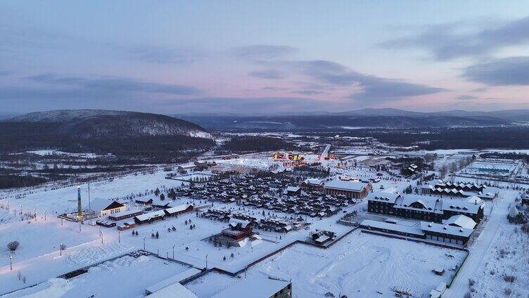 航拍村落雪景