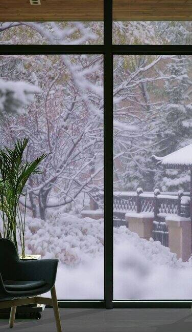 绿幕直播背景别墅外的大雪宁静的感觉