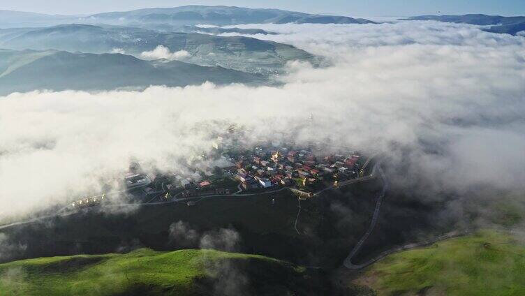 高山云海寺庙