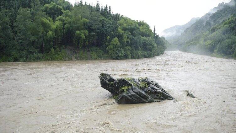 自然灾害山洪泥石流汛期洪水防洪视频素材