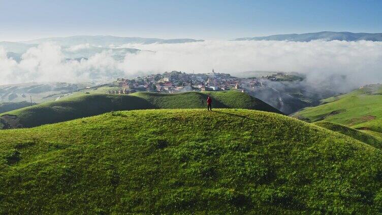 高山云海寺庙