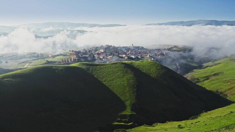 高山云海寺庙