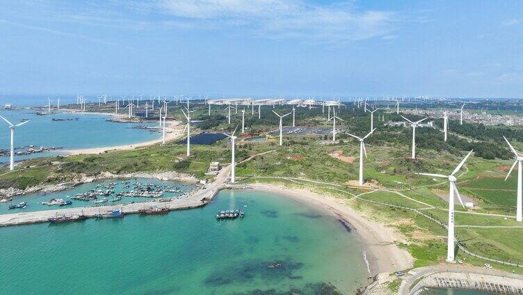 海边风力发电厂航拍