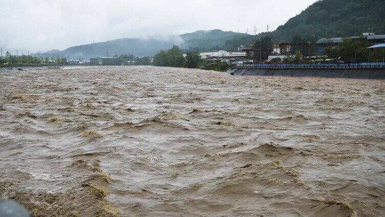 自然灾害山洪泥石流汛期洪水防洪视频素材