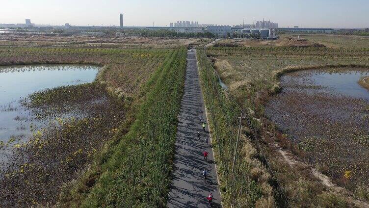 乡间小路骑行风光