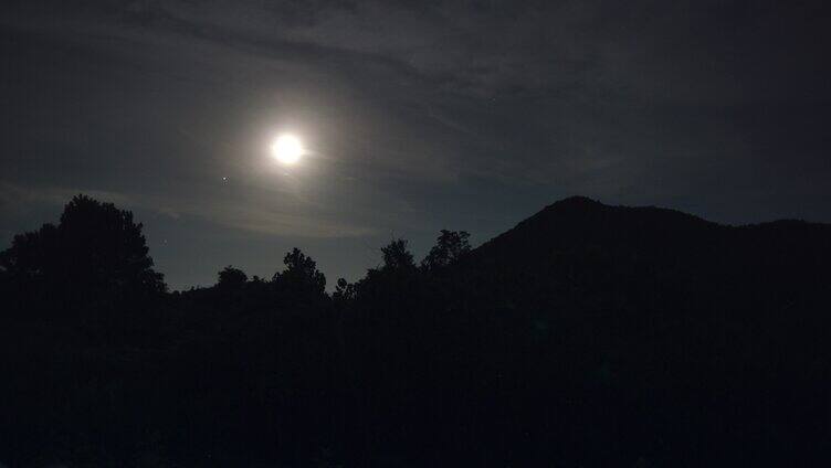 月亮升起 月黑风高 深夜