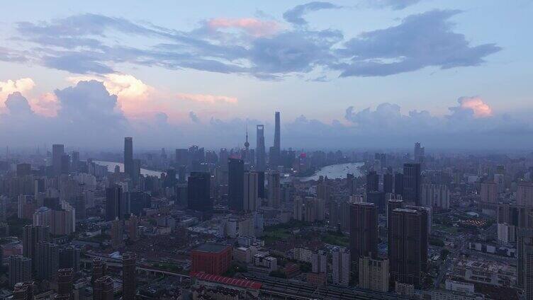 航拍暴风雨前的上海黑云压城乌云密布合集