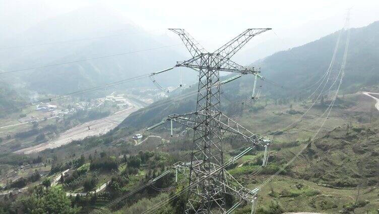 西电东送川西山区输电线铁塔航拍素材