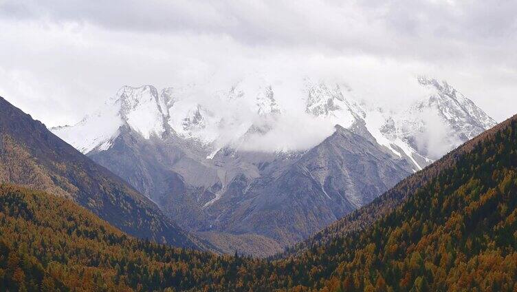 雅拉雪山风景延时