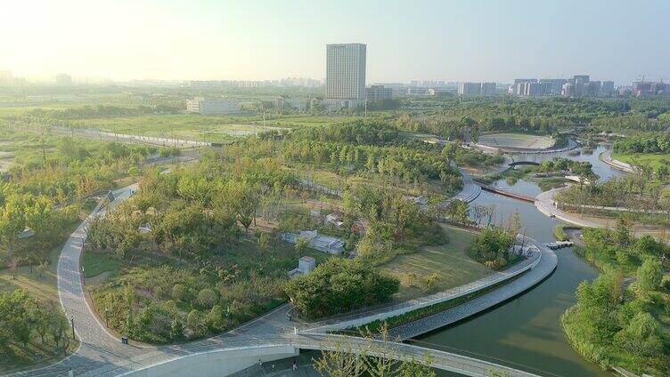 航拍上海普陀桃浦中央绿地，公共绿地