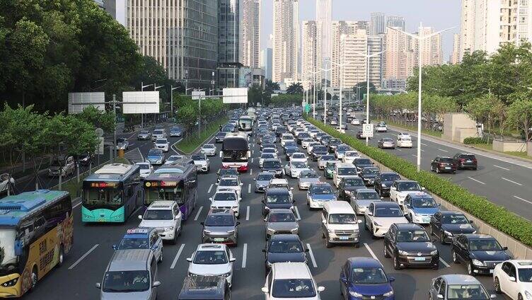 城市上下班堵车