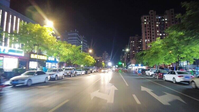 夜晚马路街道车辆车流