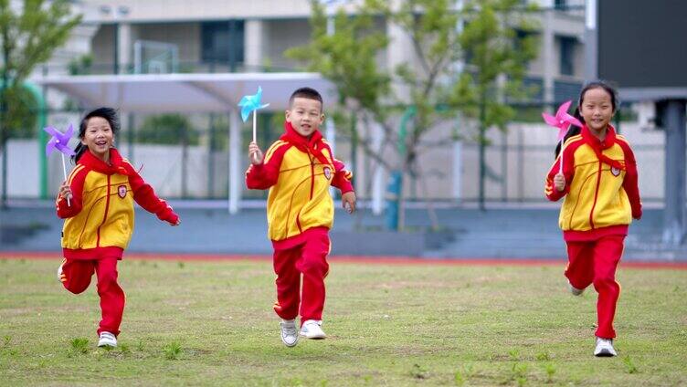 素质教育-学生锻炼玩耍