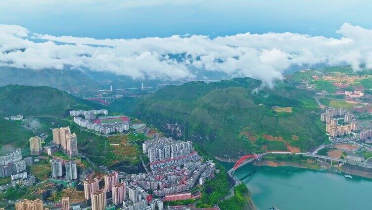 多镜头航拍蓝天白云下的城市 桥梁