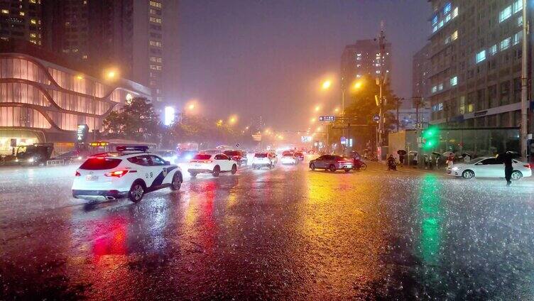 城市雨夜人文唯美夜景