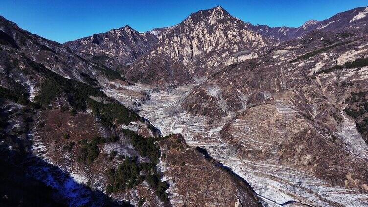 深山里的高速公路