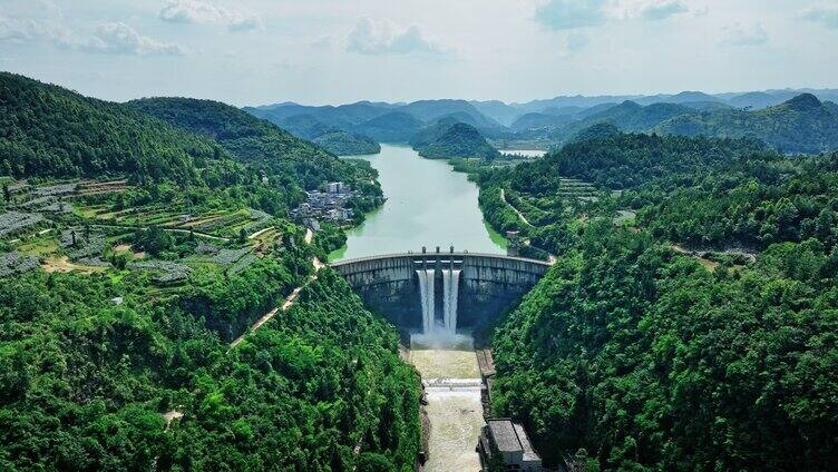 凤凰长潭岗水电站水库