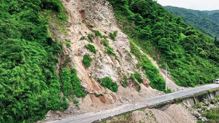 川藏线堵车航拍