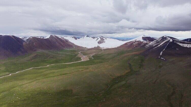 西藏唐古拉山雪山冰川航拍