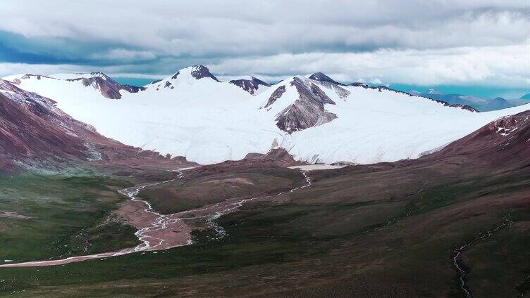 西藏唐古拉山雪山冰川航拍