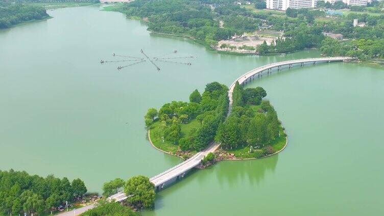 安徽省合肥市蜀山区翡翠湖景区湖泊城市地标