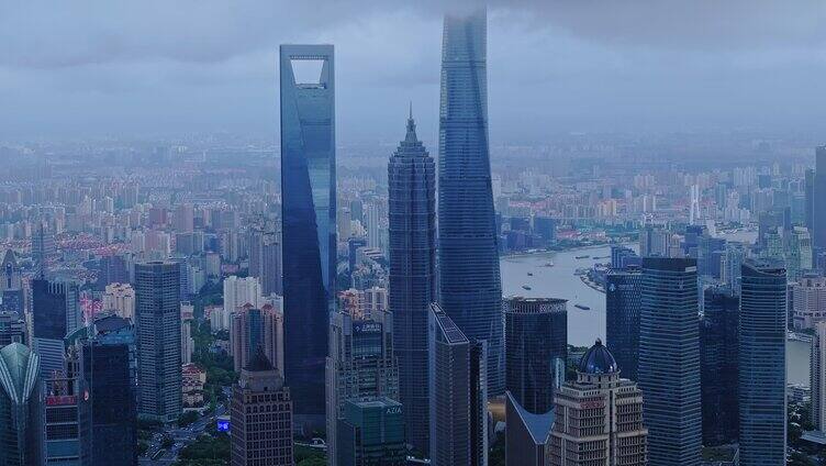 上海台风暴风雨来临前黑云压城航拍