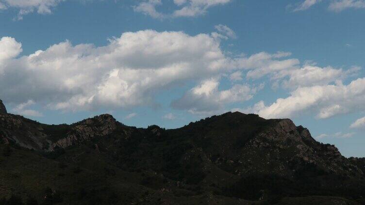 天空延时大山白云