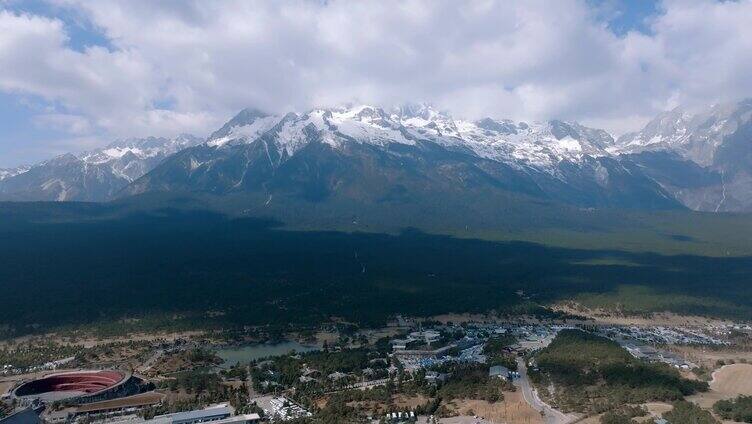 云南丽江玉龙雪山山峰