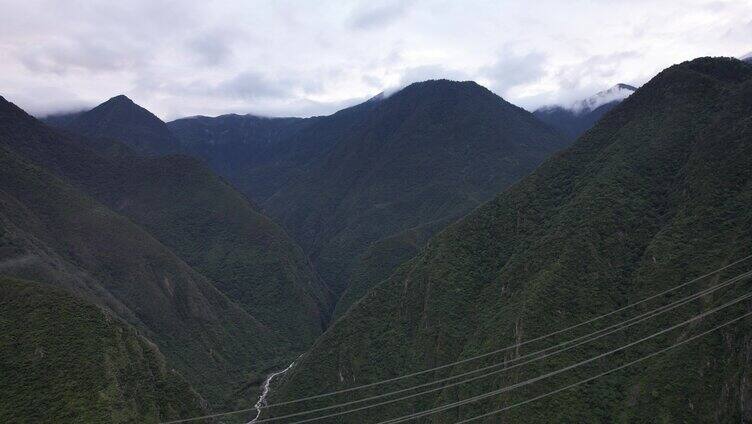 雅康高速泸定服务区二郎山航拍