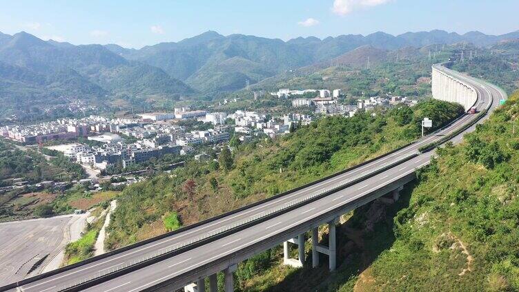 4k贵州山区高速公路穿行山间乡村田园航拍