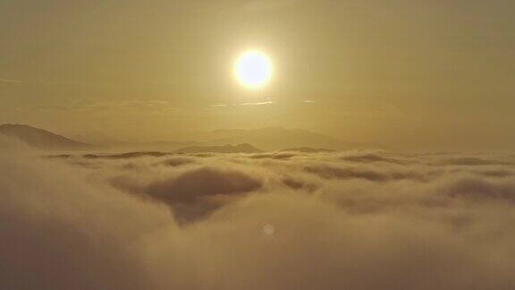4K云海之上云层穿梭云海日出曙光