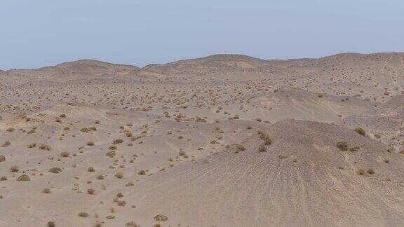 航拍西北风光戈壁滩宣传片荒漠沙漠公路