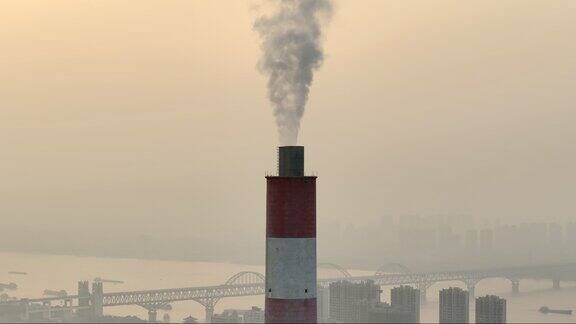 中国国电厂房正升起冉冉浓烟工业污染