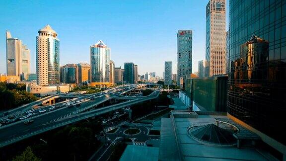 中国北京CBD的高速公路桥梁交通