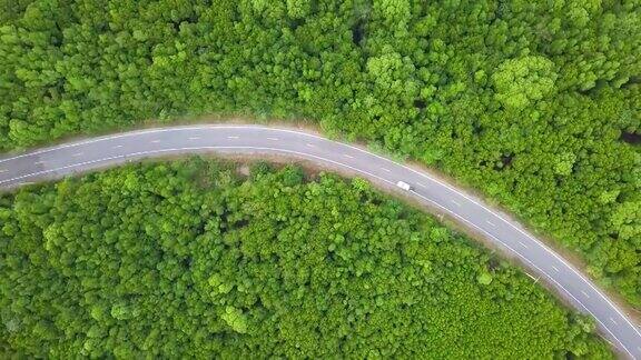 鸟瞰图的当地公路旅行在泰国