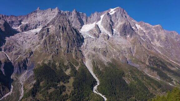 山和树意大利阿尔卑斯山意大利鸟瞰图
