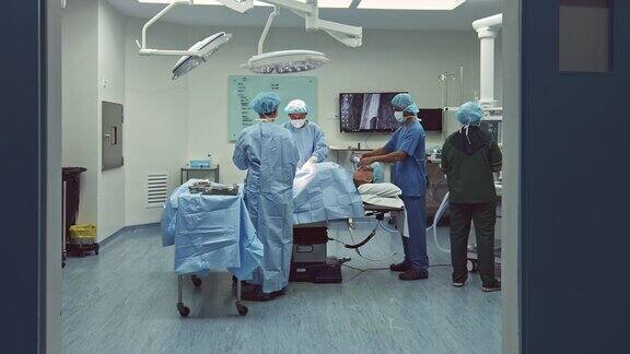 医院外科手术的医疗团队合作