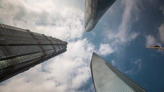 中国上海夏季市区顶层建筑的天空全景4k时间推移