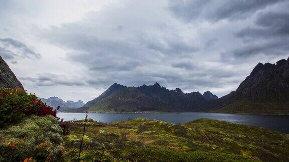 挪威北部罗弗敦群岛的风暴云