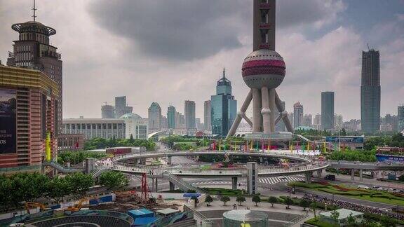 中国上海著名的东方明珠塔广场全景4k时间流逝