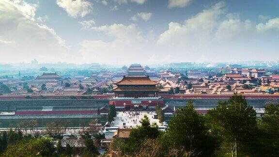 中国的象征北京的地标云中紫禁城间隔拍摄Hyperlapse