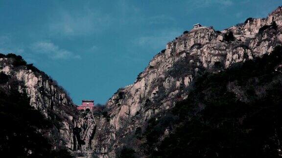中国泰山的戏剧性楼梯