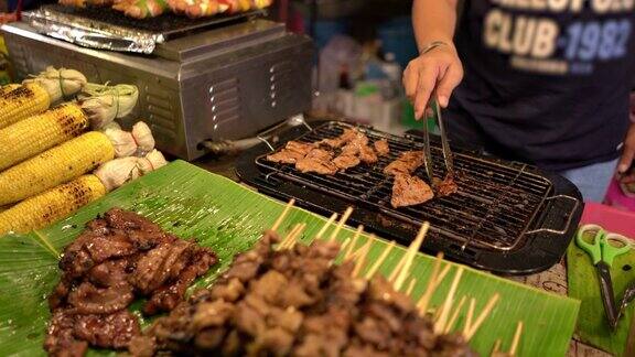 泰国地区的食物背景在晚上的街头食物